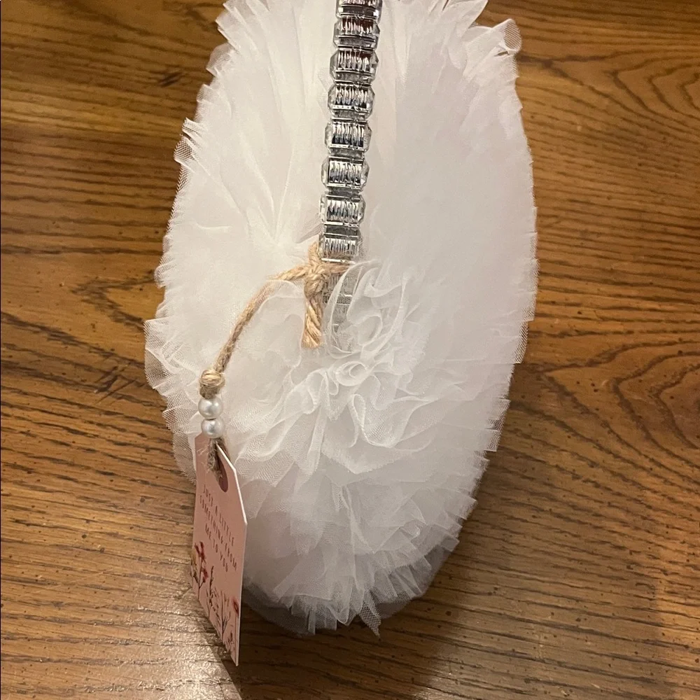 Jewel Badgley Mischka‎ Jazzie Tulle Layered Ruffle Pouch Clutch, NWT
